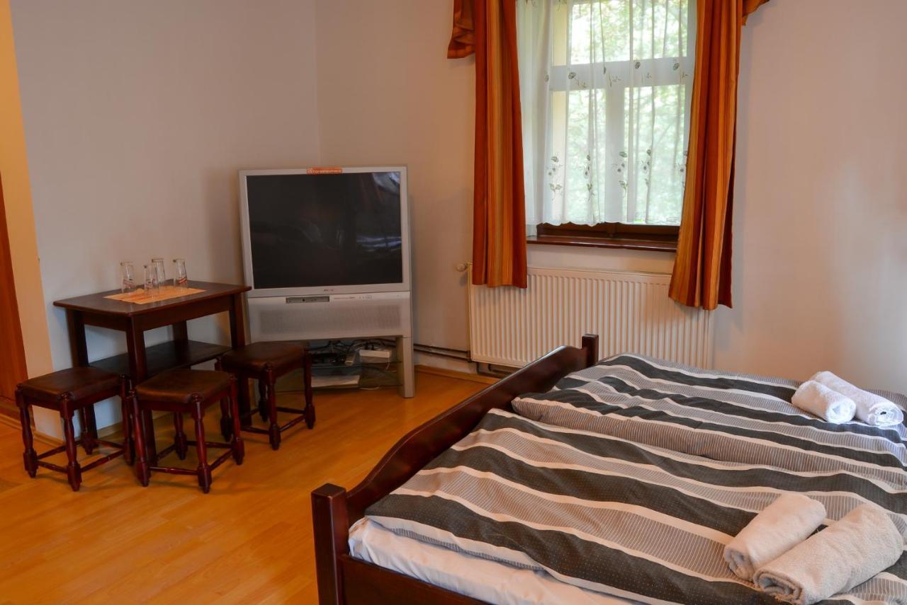 Penzion U Parku Rumburk Buitenkant foto